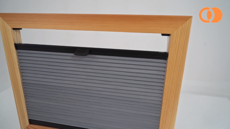 Den perfekta passformen of COSIMO Pleated Blinds